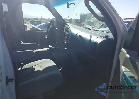 2008 Ford E-350 Super Duty Xl/Xlt z USA, uszkodzony, nr VIN 1FDNE31L78DB34232